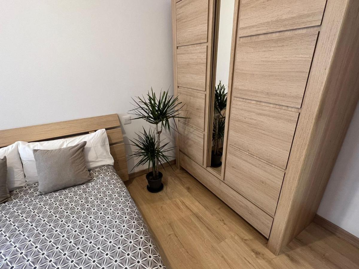 Close To Gran Via Centro Familiar Con Wifi By Apartamentos Logroño Kültér fotó